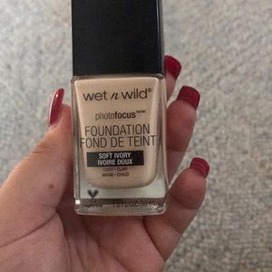 Wet n wild photofocus foundation